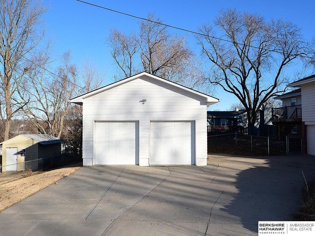 3024 S 113th Street, Omaha, NE 68144