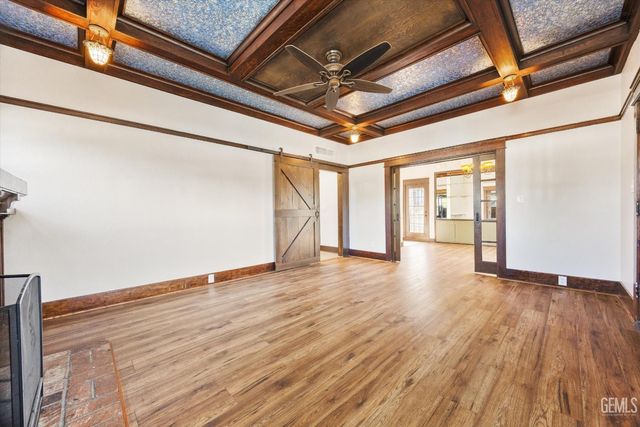 2130 Park Way, Bakersfield, CA 93304