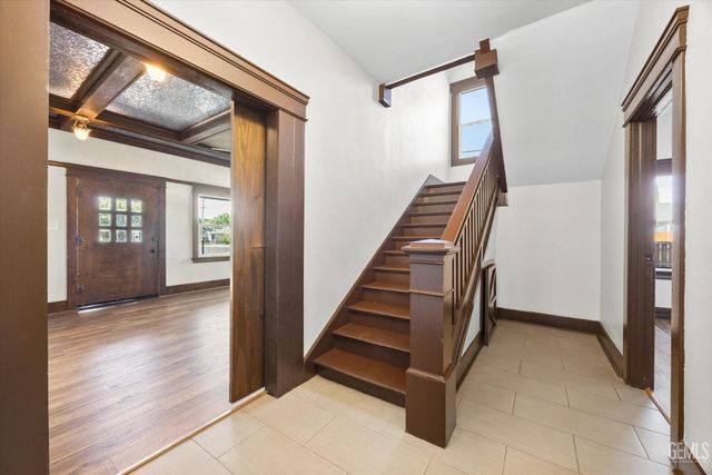 2130 Park Way, Bakersfield, CA 93304