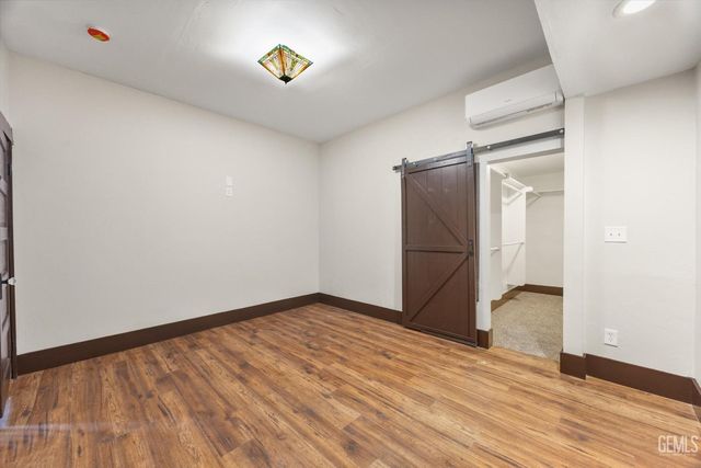 2130 Park Way, Bakersfield, CA 93304