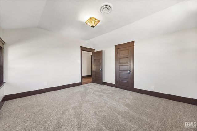 2130 Park Way, Bakersfield, CA 93304