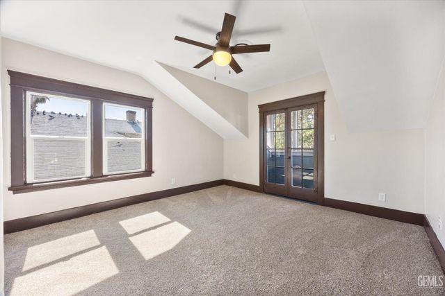 2130 Park Way, Bakersfield, CA 93304