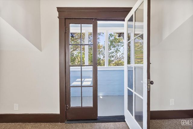2130 Park Way, Bakersfield, CA 93304