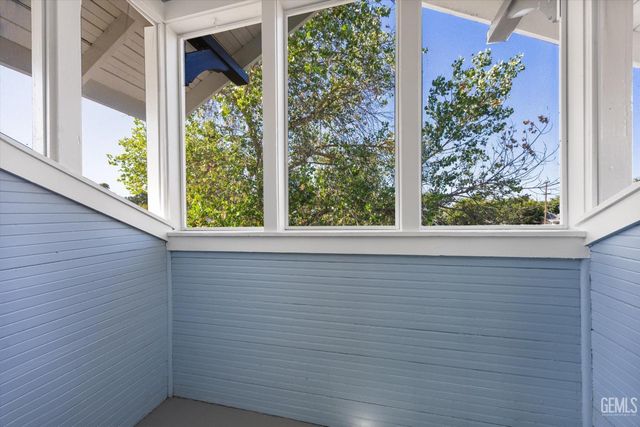 2130 Park Way, Bakersfield, CA 93304