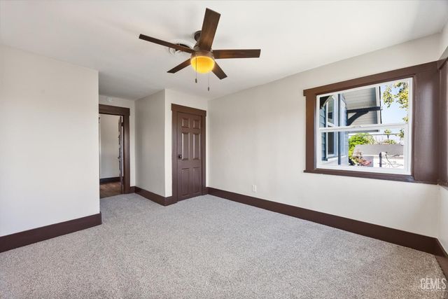 2130 Park Way, Bakersfield, CA 93304
