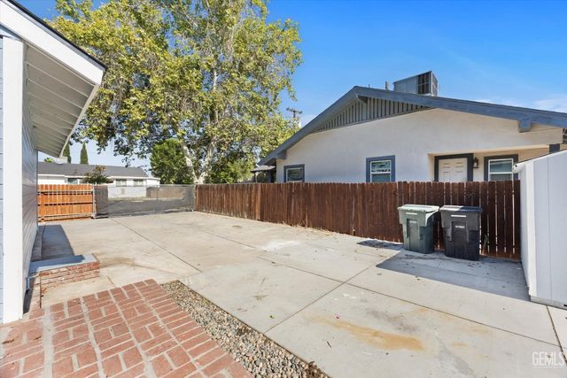 2130 Park Way, Bakersfield, CA 93304
