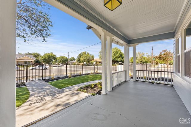 2130 Park Way, Bakersfield, CA 93304