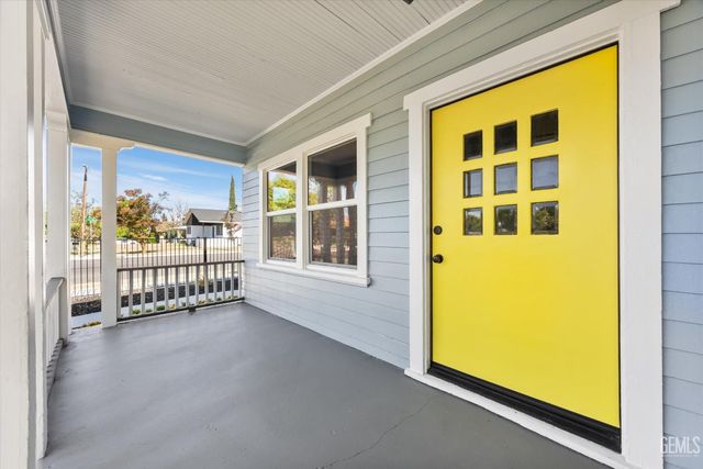 2130 Park Way, Bakersfield, CA 93304