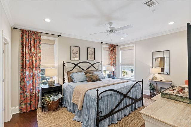 111 Gascoigne Ave 201, St Simons Island, GA 31522