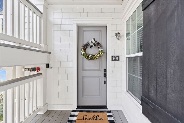 111 Gascoigne Ave 201, St Simons Island, GA 31522