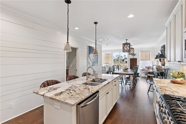 111 Gascoigne Ave 201, St Simons Island, GA 31522