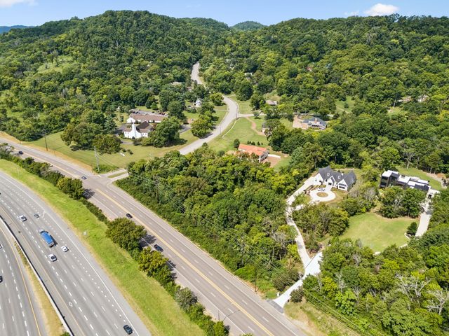 800 Lakemont Dr, Nashville, TN 37220