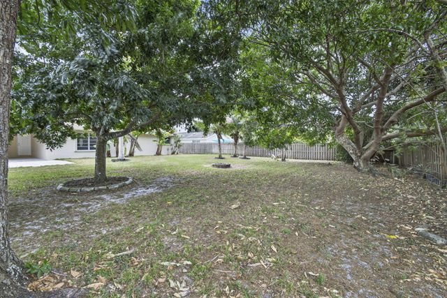 102 Meadowlark Drive, Royal Palm Beach, FL 33411