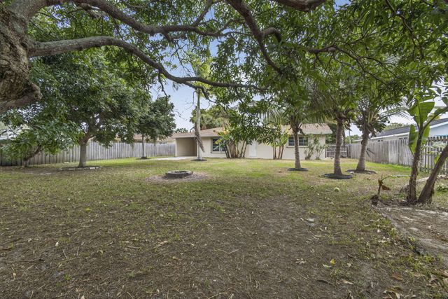 102 Meadowlark Drive, Royal Palm Beach, FL 33411