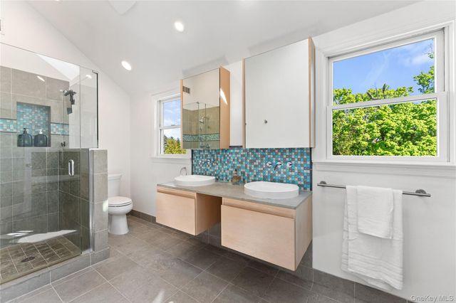 33 Byron Lane, Larchmont, NY 10538