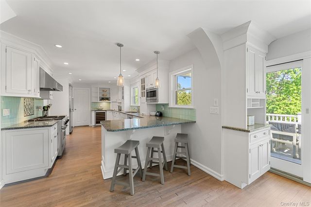 33 Byron Lane, Larchmont, NY 10538