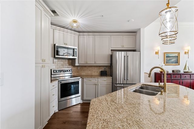 20 Waterfront Drive 124, St Simons Island, GA 31522