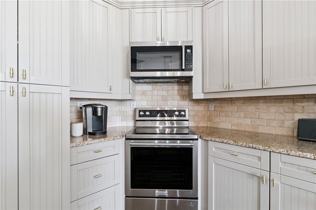 20 Waterfront Drive 124, St Simons Island, GA 31522