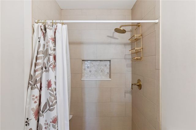 20 Waterfront Drive 124, St Simons Island, GA 31522