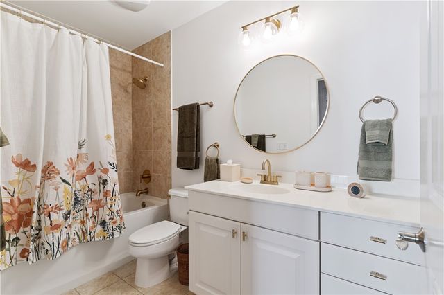 20 Waterfront Drive 124, St Simons Island, GA 31522