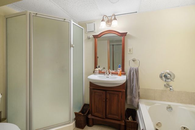 1921 Vine Way Drive 35, Canton, MI 48188