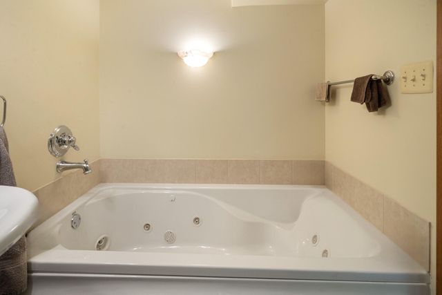 1921 Vine Way Drive 35, Canton, MI 48188