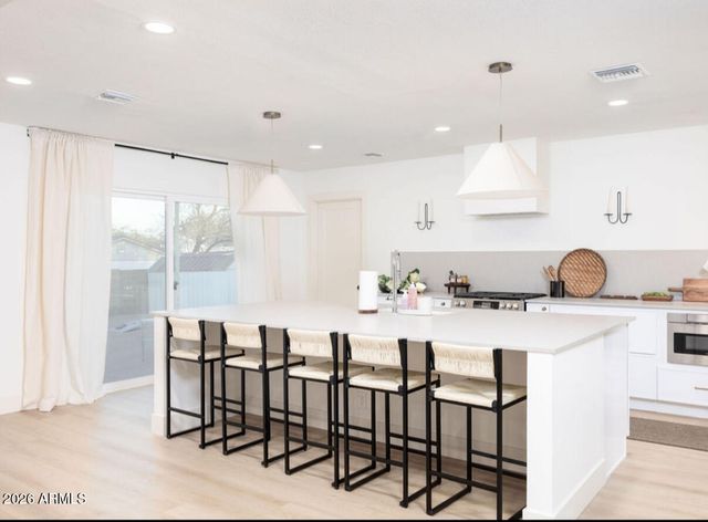 2442 E CLAIRE Drive, Phoenix, AZ 85032