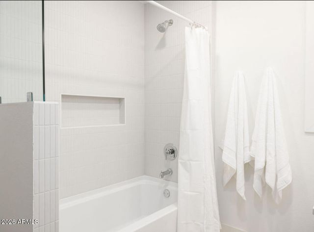 2442 E CLAIRE Drive, Phoenix, AZ 85032