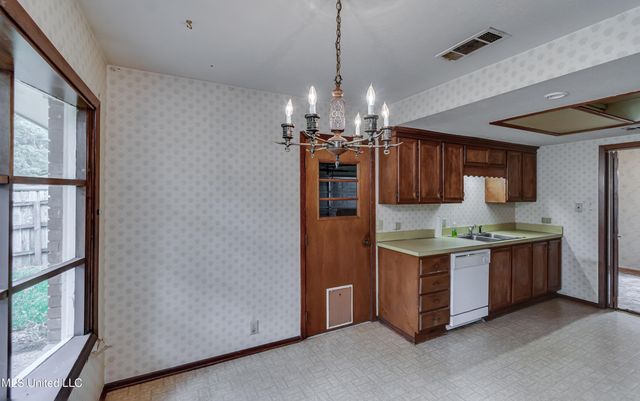 33 Pebble Hill Drive, Brandon, MS 39042
