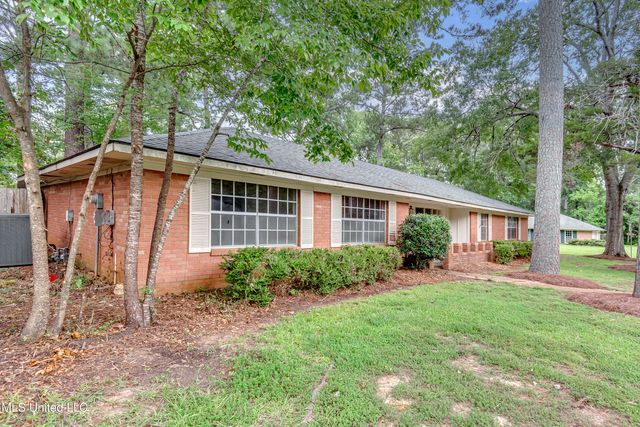 33 Pebble Hill Drive, Brandon, MS 39042