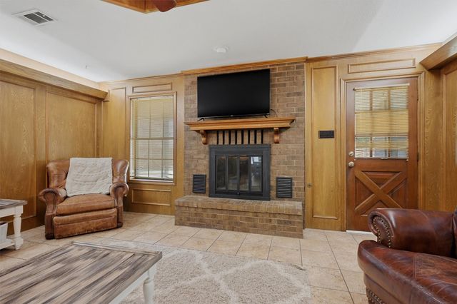 201 N Brown Street, Tom Bean, TX 75489