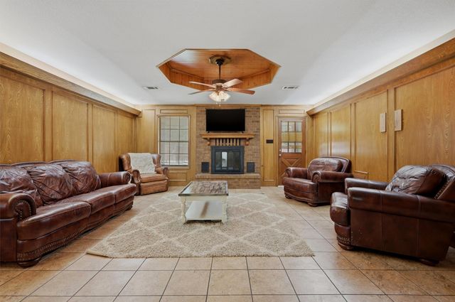 201 N Brown Street, Tom Bean, TX 75489