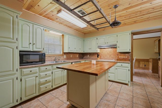 201 N Brown Street, Tom Bean, TX 75489