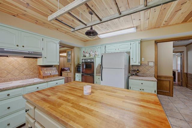 201 N Brown Street, Tom Bean, TX 75489