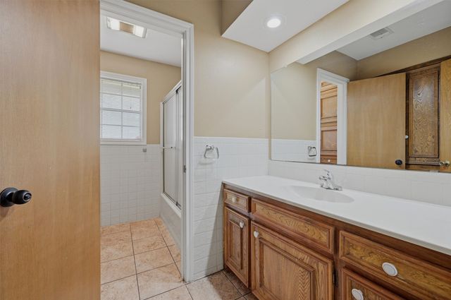 201 N Brown Street, Tom Bean, TX 75489