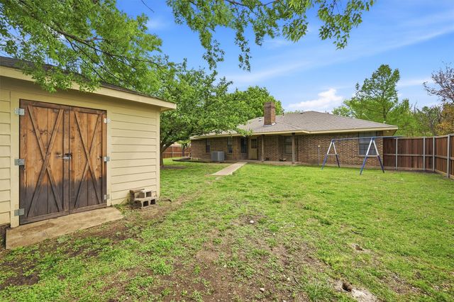 201 N Brown Street, Tom Bean, TX 75489