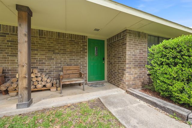 201 N Brown Street, Tom Bean, TX 75489