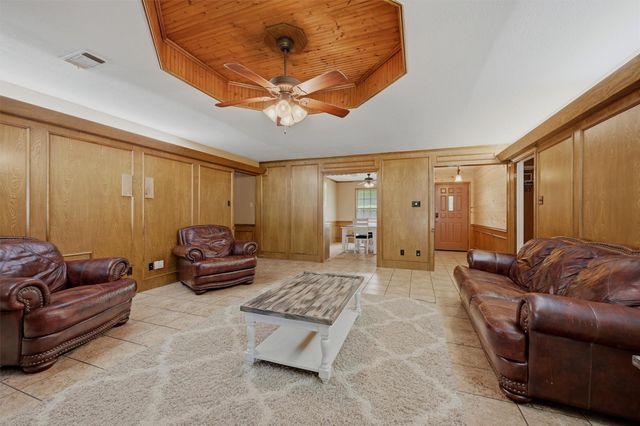 201 N Brown Street, Tom Bean, TX 75489