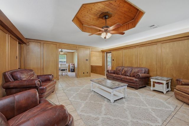 201 N Brown Street, Tom Bean, TX 75489