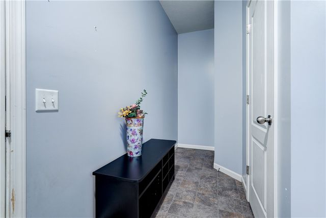 6 Etherington Cres, Chili, NY 14428