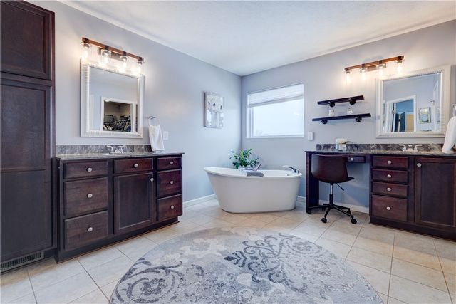 6 Etherington Cres, Chili, NY 14428