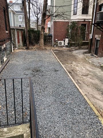 31 Linden Place 1, Brookline, MA 02445