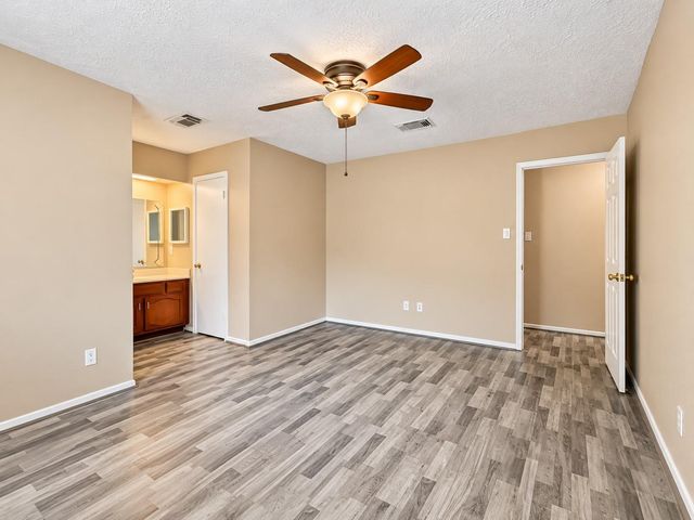 17323 Camberwell Green Lane, Houston, TX 77070