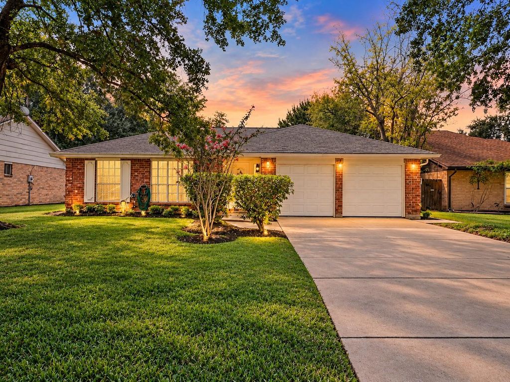 17323 Camberwell Green Lane, Houston, TX 77070