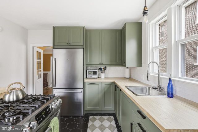338 E ALLENS LN, Philadelphia, PA 19119