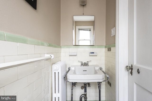338 E ALLENS LN, Philadelphia, PA 19119