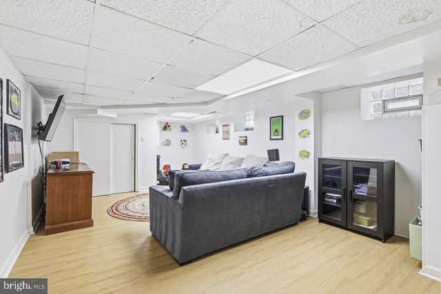 338 E ALLENS LN, Philadelphia, PA 19119