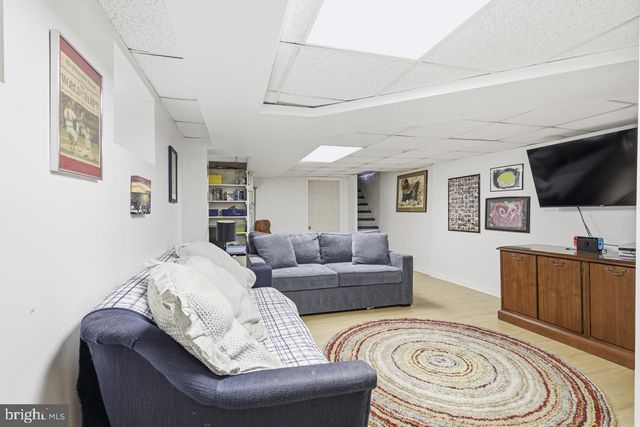 338 E ALLENS LN, Philadelphia, PA 19119