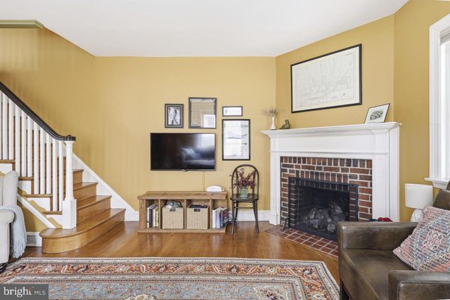 338 E ALLENS LN, Philadelphia, PA 19119