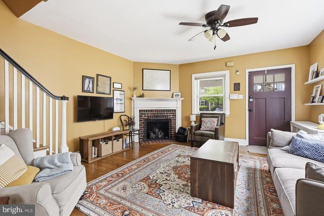 338 E ALLENS LN, Philadelphia, PA 19119